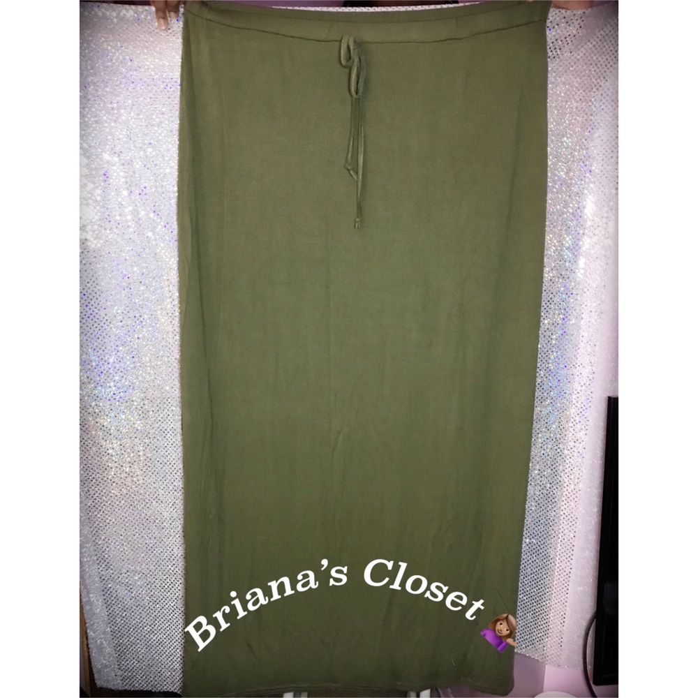 Boohoo: Plus Basic Tie Front Maxi Skirt 💚